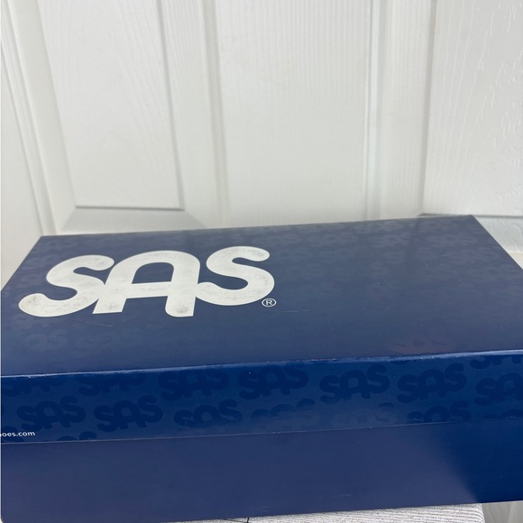 SAS Sonya Black Pumps Size 8ish retail $180 leather shoes new w box - Picture 2 of 10